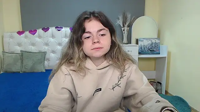 Snapshot of TinaRedly chatting on 10/02/25, 05:58 TinaRedly online show from 10/02/25, 05:58