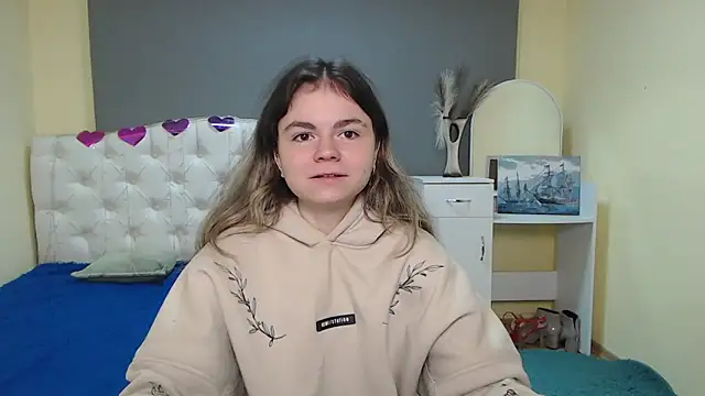 Snapshot of TinaRedly chatting on 10/03/25, 05:43 TinaRedly online show from 10/03/25, 05:43