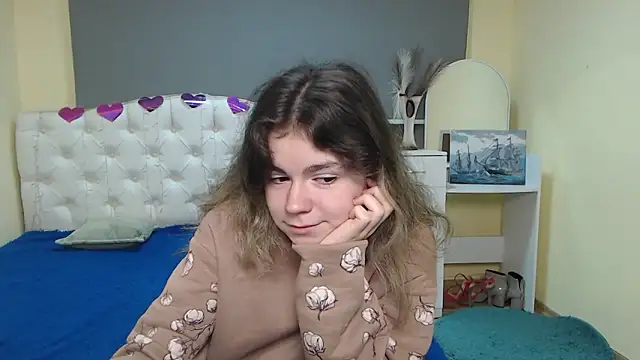 Snapshot of TinaRedly chatting on 10/05/25, 05:50 TinaRedly online show from 10/05/25, 05:50