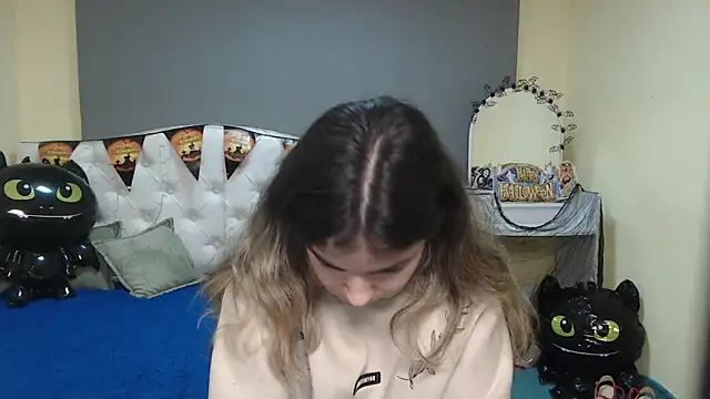 Snapshot of TinaRedly chatting on 10/26/25, 06:08 TinaRedly online show from 10/26/25, 06:08