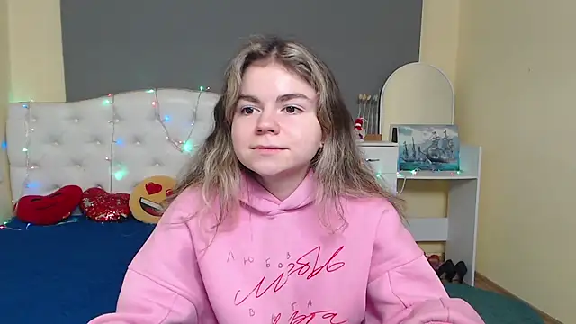 TinaRedly online show from 12/04/25, 06:49