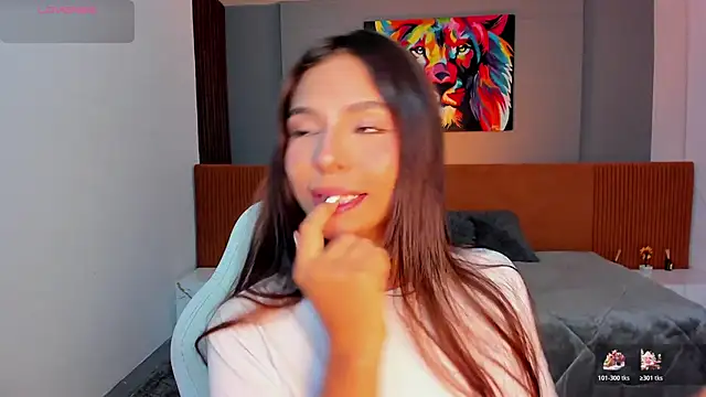 Snapshot of amira_cute2 chatting on 11/17/25, 10:10 amira cute2 online show from 11/17/25, 10:10