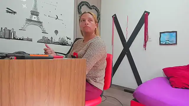 hotandfierylatinos2023 online show from 01/14/25, 02:00
