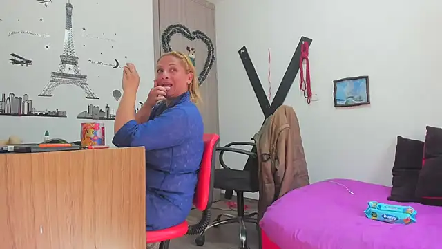 hotandfierylatinos2023 online show from 02/01/25, 02:34