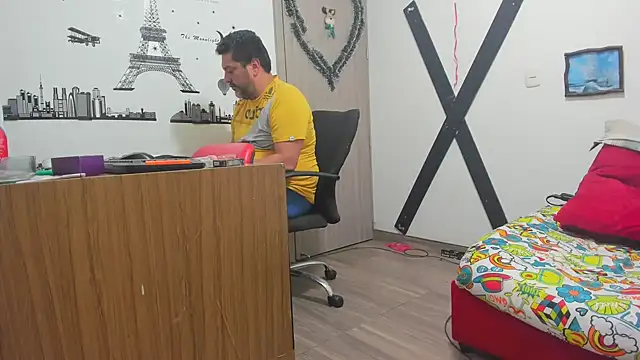 hotandfierylatinos2023 online show from 02/15/25, 09:38
