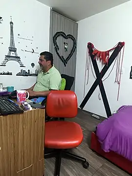 Snapshot of hotandfierylatinos2023 chatting on 11/26/25, 09:54 hotandfierylatinos2023 online show from 11/26/25, 09:54