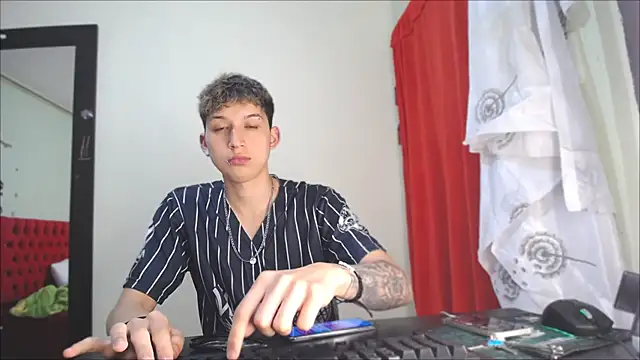  Thomas hot  online show from 12/19/24, 04:57