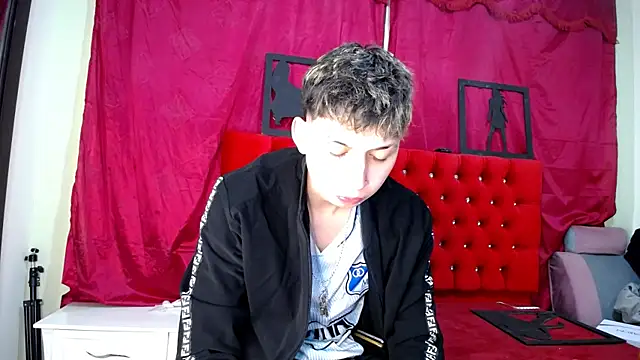  Thomas hot  online show from 03/07/25, 01:53