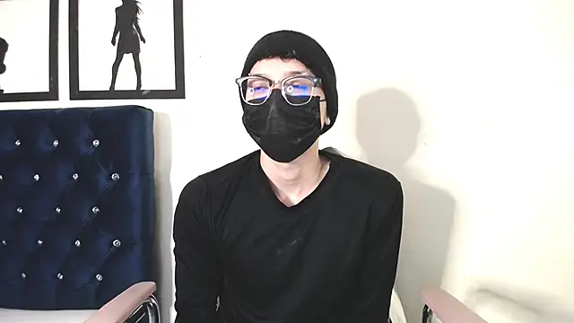  Thomas hot  online show from 10/02/25, 04:41