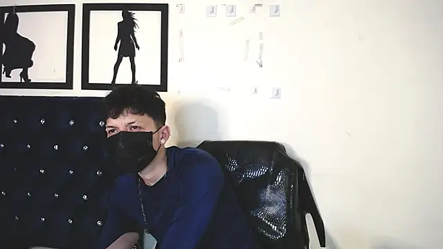  Thomas hot  online show from 10/04/25, 02:42