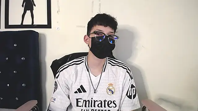  Thomas hot  online show from 10/08/25, 03:59