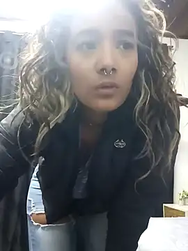 megan collins96 online show from 12/04/24, 07:23