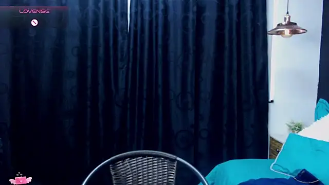 megan collins96 online show from 12/15/24, 05:53