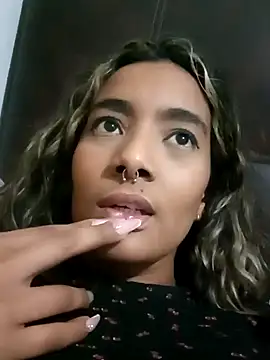 megan collins96 online show from 12/18/24, 04:20