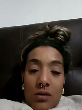 megan collins96 online show from 12/30/24, 01:37