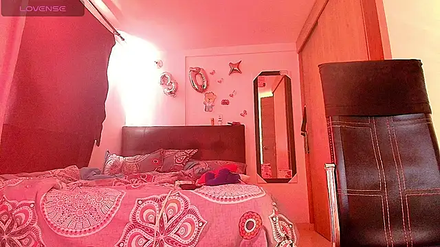 megan collins96 online show from 07/25/26, 08:17