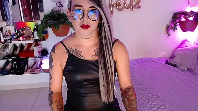 Snapshot of Laveneno_ortiz07 chatting on 10/07/25, 11:57 Laveneno ortiz07 online show from 10/07/25, 11:57