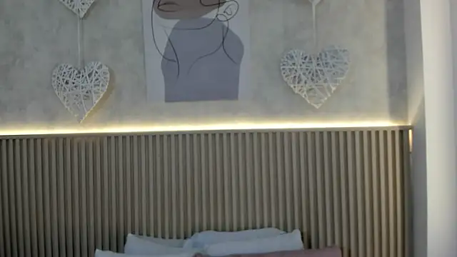 Snapshot of charlottebrowns_ chatting on 11/25/25, 12:27 charlottebrowns online show from 11/25/25, 12:27