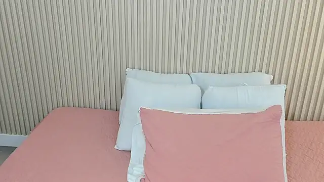 charlottebrowns  online show from 06/05/26, 12:33