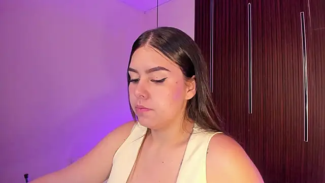 ArianaBaker online show from 05/18/26, 01:28