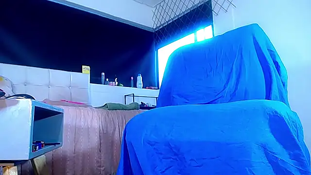 Snapshot of bellatrixx_69 chatting on 11/21/25, 11:09 bellatrixx 69 online show from 11/21/25, 11:09