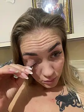 Snapshot of DreamGirl-777 chatting on 10/24/25, 02:57 DreamGirl-777 online show from 10/24/25, 02:57