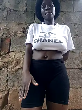 Snapshot of Swirly_blac chatting on 11/04/25, 08:35 Swirly blac online show from 11/04/25, 08:35