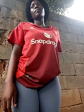 Snapshot of Swirly_blac chatting on 11/17/25, 06:41 Swirly blac online show from 11/17/25, 06:41