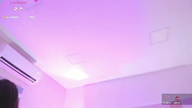Chloe evans   online show from 01/07/25, 05:42