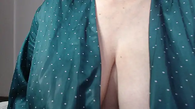 Snapshot of missdaniels chatting on 09/15/25, 05:57 missdaniels online show from 09/15/25, 05:57