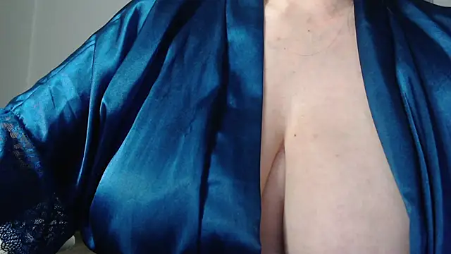 Snapshot of missdaniels chatting on 10/11/25, 02:11 missdaniels online show from 10/11/25, 02:11