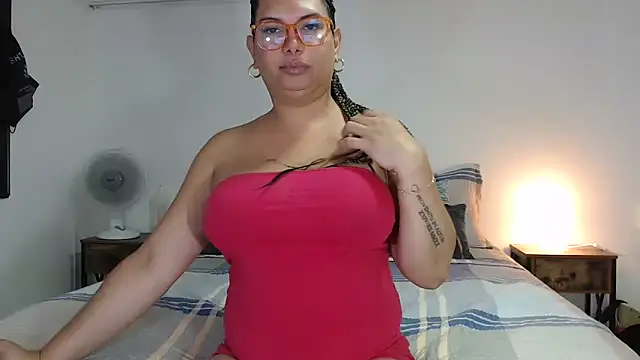 Snapshot of flowerdirtty chatting on 11/12/25, 04:07 flowerdirtty online show from 11/12/25, 04:07