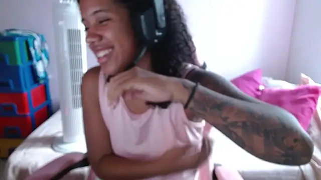 TiffanyRoouse online show from 01/19/25, 10:39