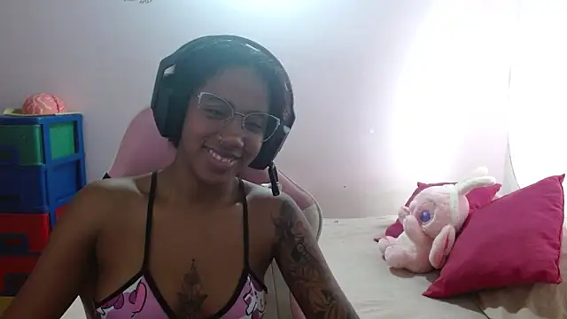 TiffanyRoouse online show from 02/17/25, 10:47