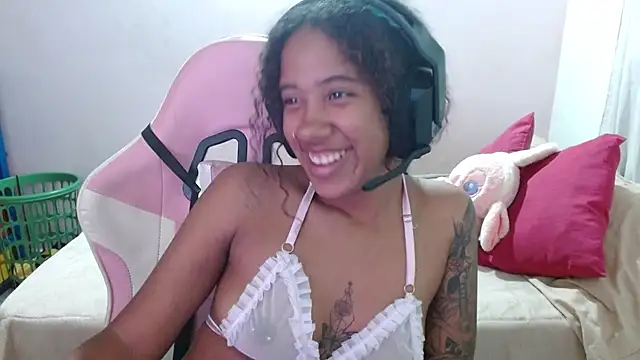 TiffanyRoouse online show from 03/18/25, 03:09