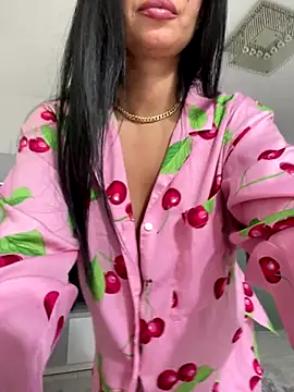  adelle online show from 09/18/25, 10:28