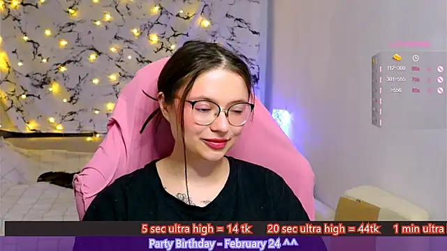 Snapshot of me__hanna chatting on 02/22/25, 11:24 me hanna online show from 02/22/25, 11:24