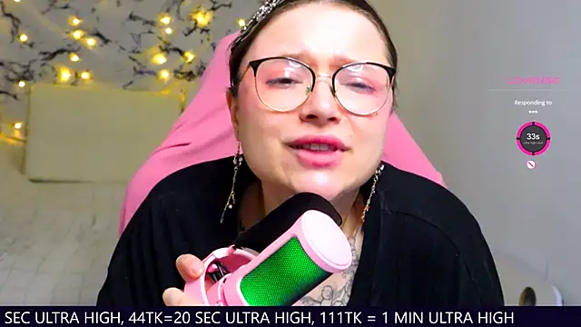 Snapshot of me__hanna chatting on 03/03/25, 11:56 me hanna online show from 03/03/25, 11:56