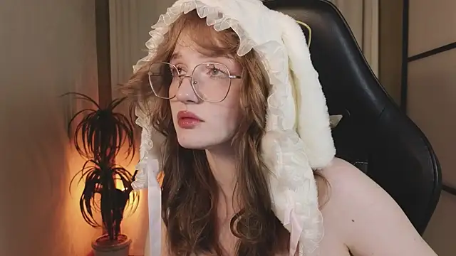 Snapshot of ELLIEJAY chatting on 12/19/24, 08:34 ELLIEJAY online show from 12/19/24, 08:34