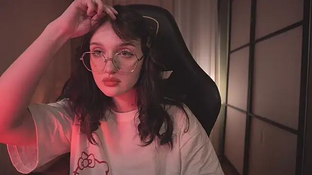 Snapshot of ELLIEJAY chatting on 02/01/25, 11:48 ELLIEJAY online show from 02/01/25, 11:48