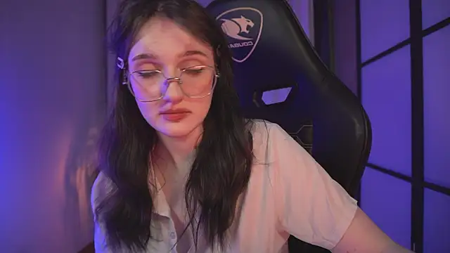 Snapshot of ELLIEJAY chatting on 02/06/25, 02:44 ELLIEJAY online show from 02/06/25, 02:44