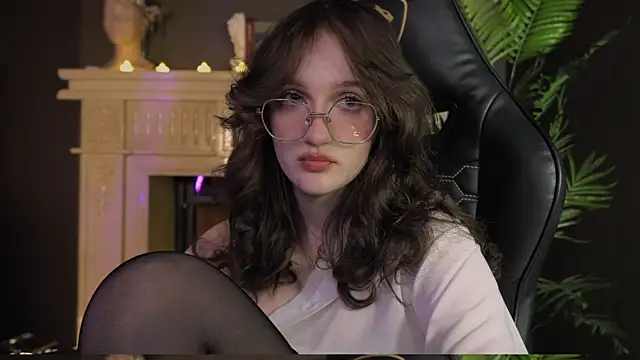 Snapshot of ELLIEJAY chatting on 02/09/25, 11:46 ELLIEJAY online show from 02/09/25, 11:46