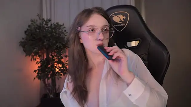 Snapshot of ELLIEJAY chatting on 03/01/25, 11:58 ELLIEJAY online show from 03/01/25, 11:58