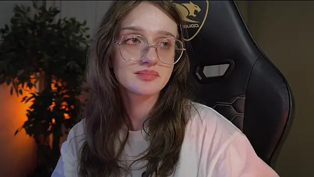 Snapshot of ELLIEJAY chatting on 03/10/25, 03:01 ELLIEJAY online show from 03/10/25, 03:01