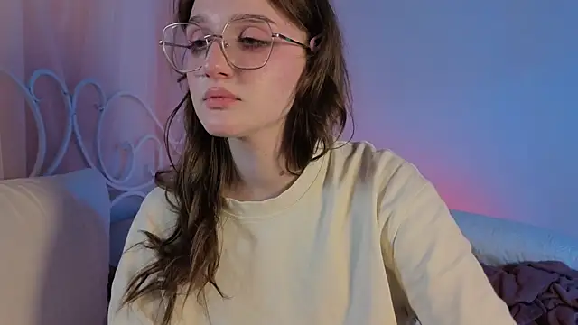 Snapshot of ELLIEJAY chatting on 03/23/25, 02:37 ELLIEJAY online show from 03/23/25, 02:37