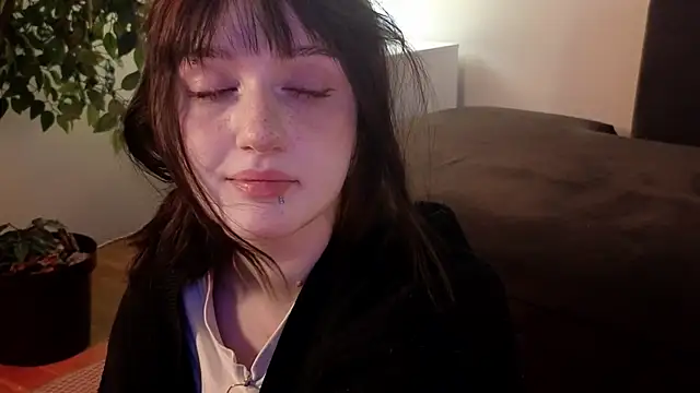 ELLIEJAY online show from 10/18/25, 05:21