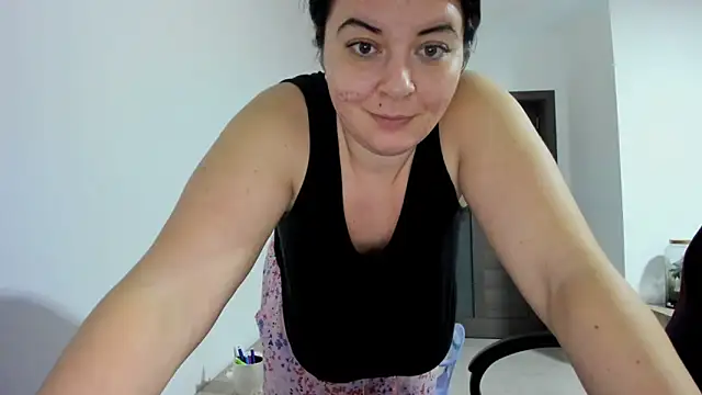 amiraisa11 online show from 01/10/25, 01:42