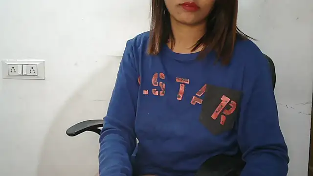 Snapshot of Suzie_darling chatting on 02/09/25, 12:19 Suzie darling online show from 02/09/25, 12:19