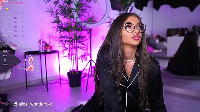 VanessaSimon online show from 02/02/25, 06:48