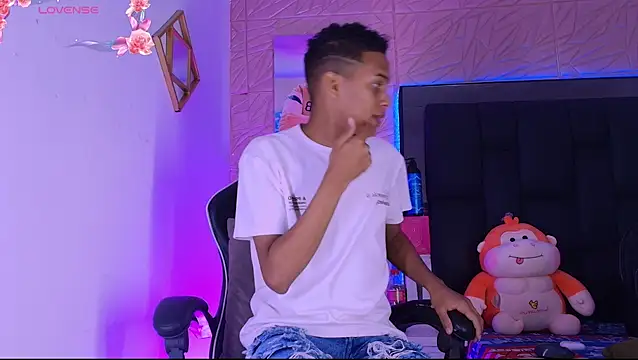 dilan alfonzo online show from 06/11/26, 03:43